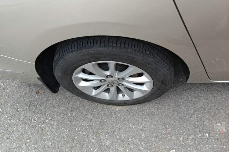 Used Buick GL8 2017 ES 28T Comfort Model China V Standard Right Rear Wheel Hub