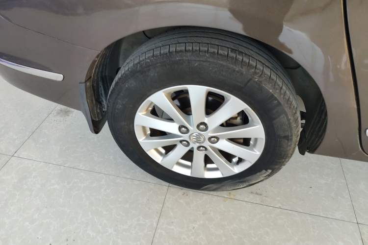 Used Buick GL8 2017 25S Luxury Version China V Standard Right Rear Wheel Hub
