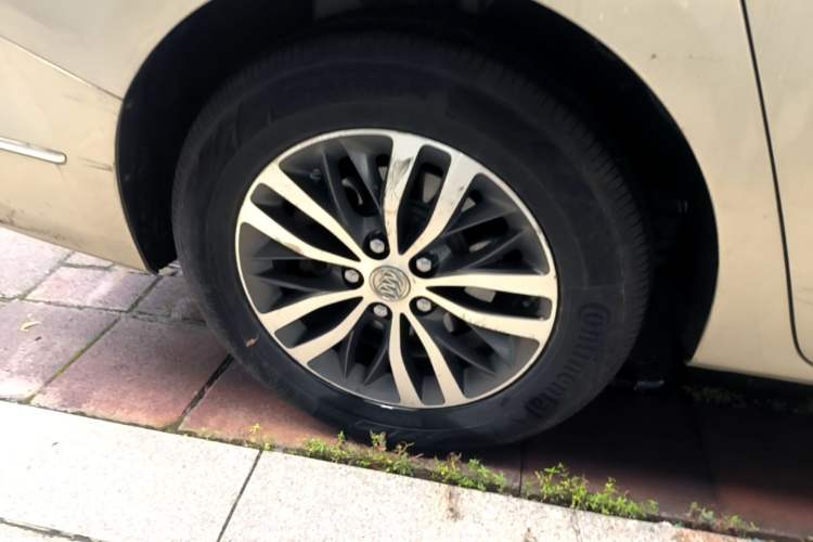 Used Buick GL8 2017 ES 28T Luxury Model China V Standard Right Rear Wheel Hub