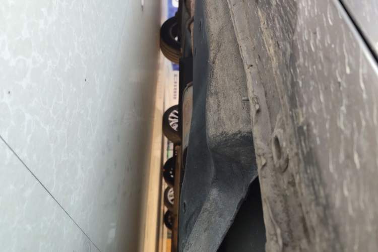 Used Buick GL8 2017 25S Luxury Version China V Standard Right Side Sill
