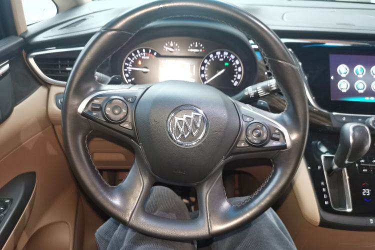 Used Buick GL8 2017 ES 28T Luxury Model China V Standard Steering Wheel