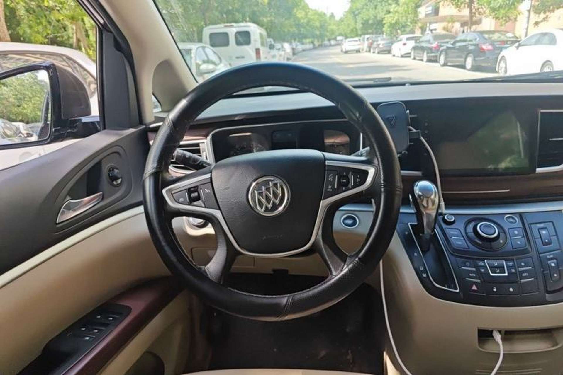 Used Buick GL8 2017 25S Comfort Version China V Standard Steering Wheel