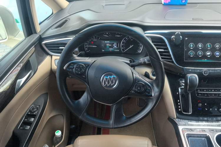Used Buick GL8 2017 ES 28T Flagship Model China V Standard Steering Wheel
