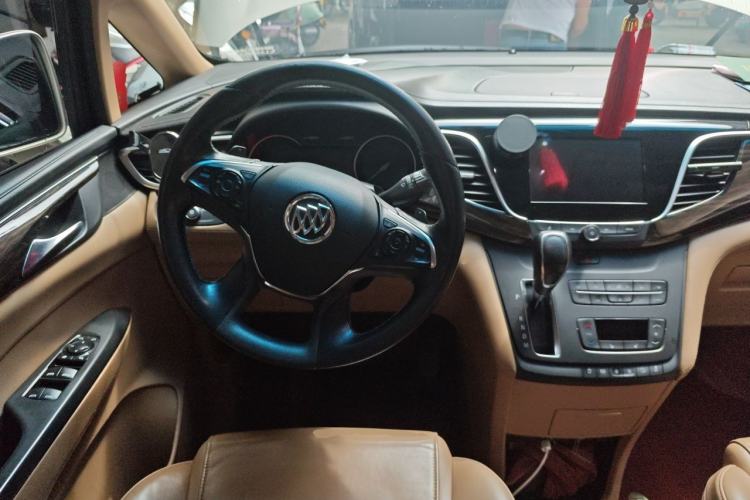 Used Buick GL8 2017 ES 28T Premium Version China V Standard Steering Wheel