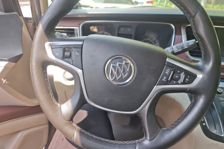 Used Buick GL8 2017 25S Luxury Version China V Standard Steering Wheel