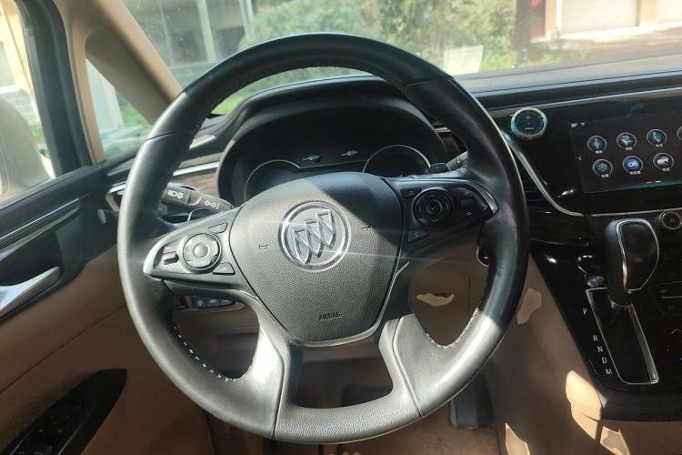 Used Buick GL8 2017 ES 28T Flagship Model China V Standard Steering Wheel