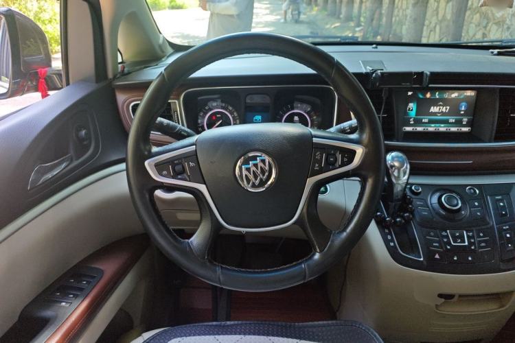 Used Buick GL8 2017 25S Prestige Version China V Standard Steering Wheel