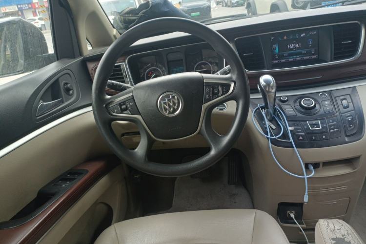 Used Buick GL8 2017 25S Comfort Version China V Standard Steering Wheel