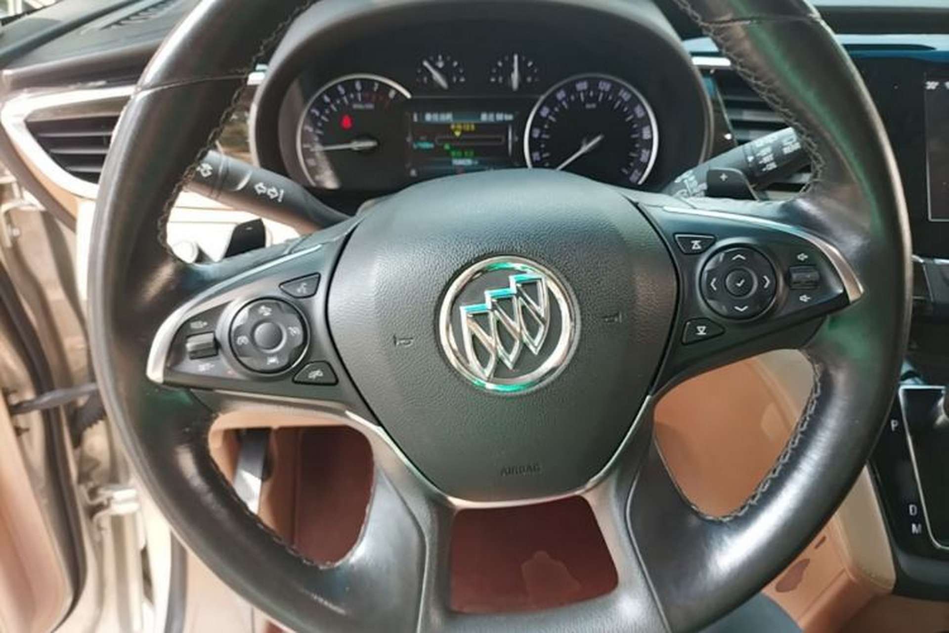 Used Buick GL8 2017 ES 28T Flagship Model China V Standard Steering Wheel