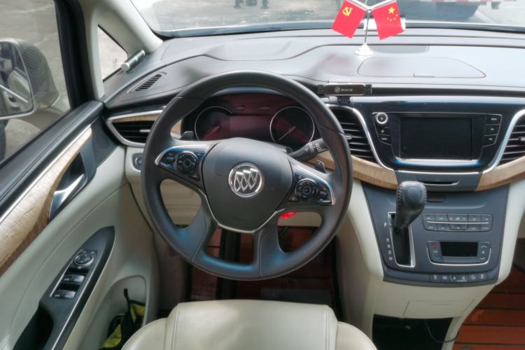 Used Buick GL8 2017 ES 28T Comfort Model China V Standard Steering Wheel