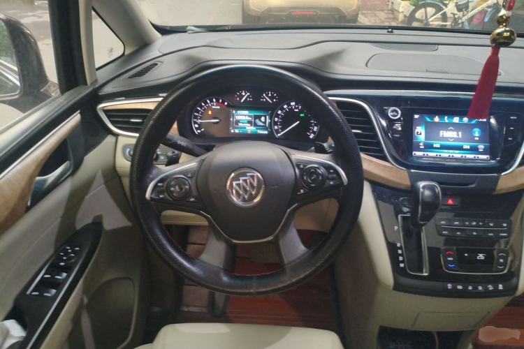 Used Buick GL8 2017 ES 28T Comfort Model China V Standard Steering Wheel
