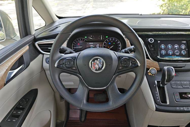 Used Buick GL8 2017 ES 28T Comfort Model China V Standard Steering Wheel