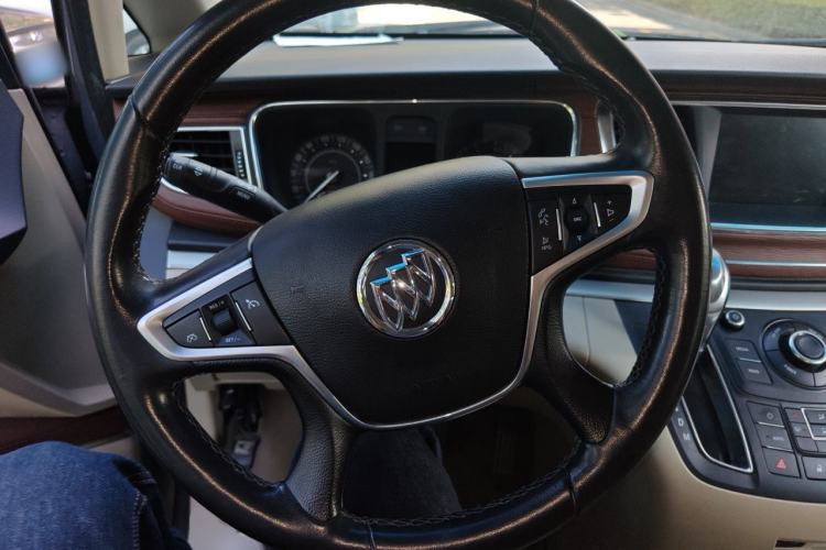 Used Buick GL8 2017 25S Luxury Version China V Standard Steering Wheel