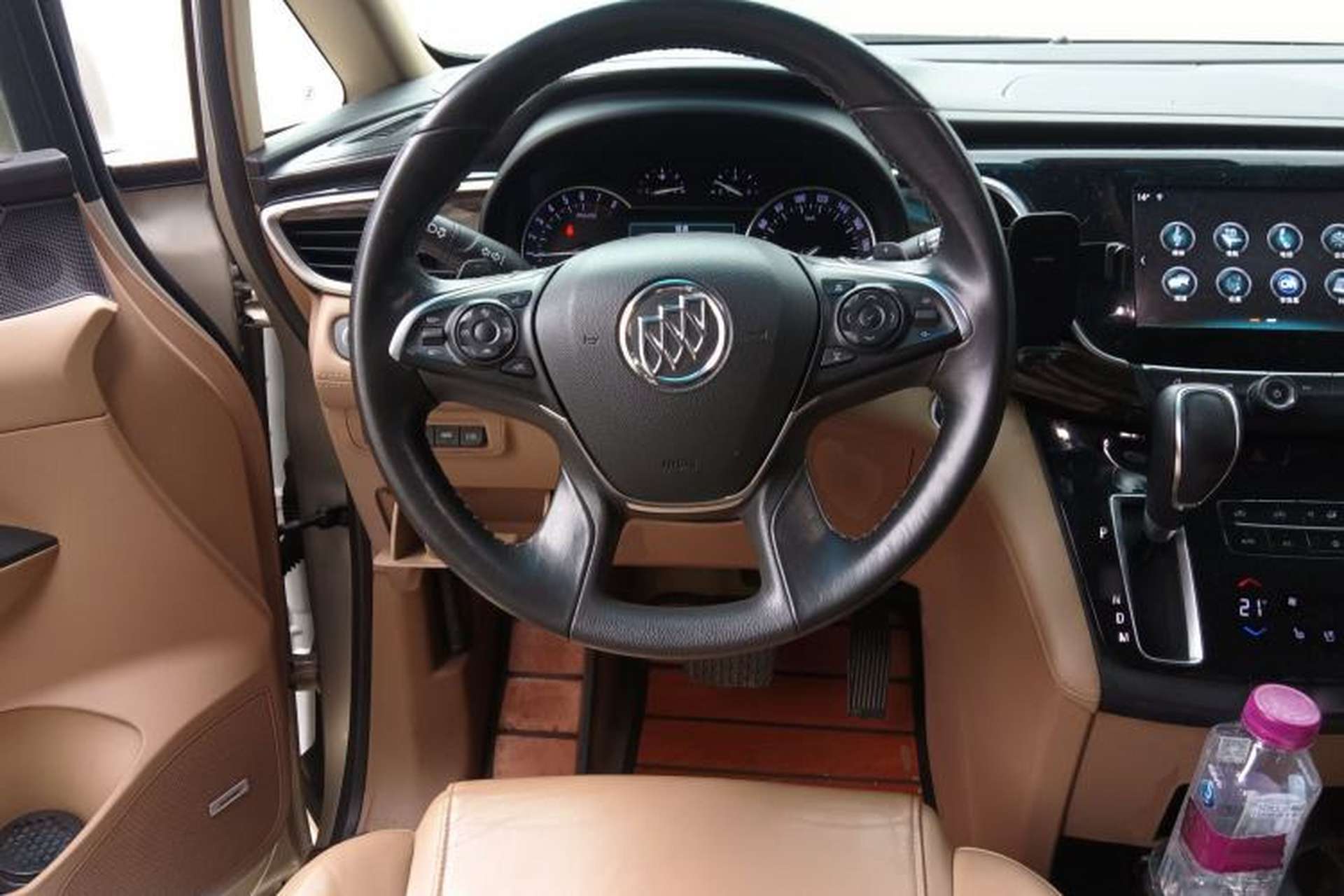 Used Buick GL8 2017 ES 28T Flagship Model China V Standard Steering Wheel