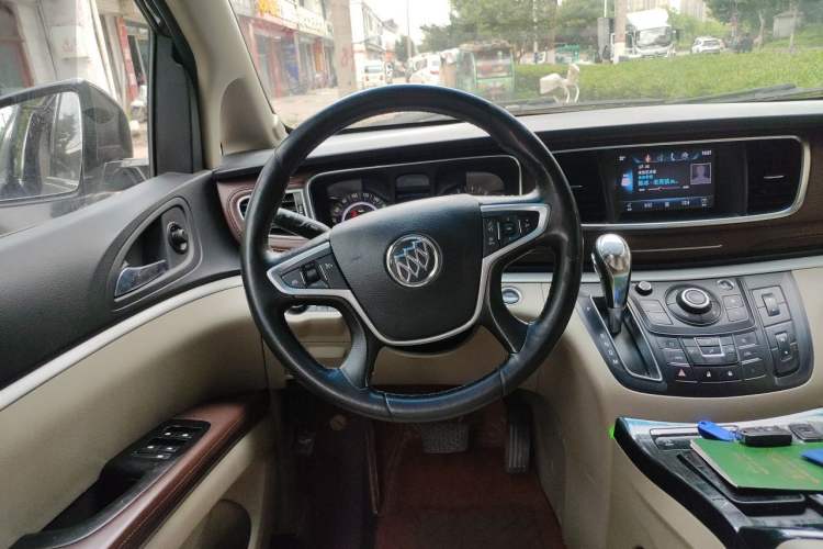 Used Buick GL8 2017 25S Luxury Version China V Standard Steering Wheel