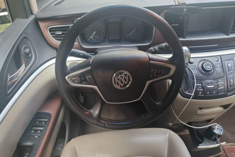 Used Buick GL8 2017 25S Luxury Version China V Standard Steering Wheel
