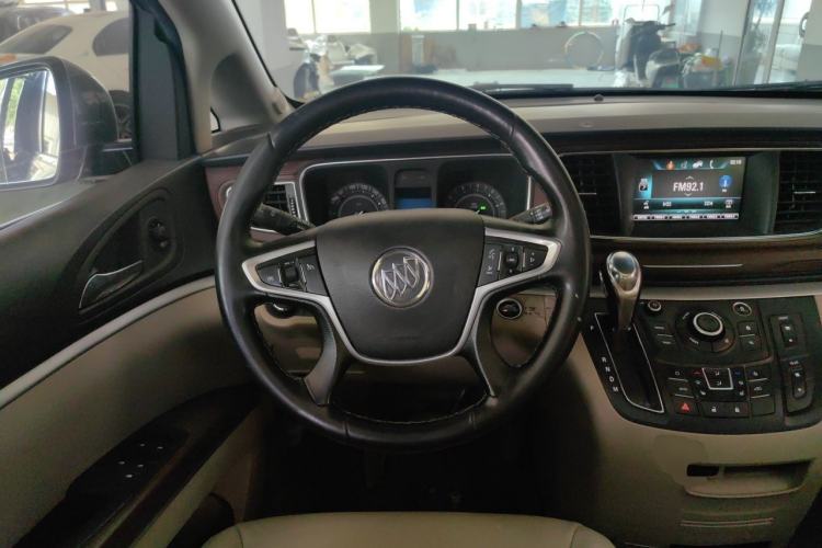 Used Buick GL8 2017 25S Prestige Version China V Standard Steering Wheel