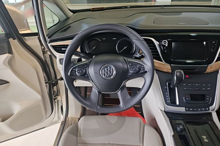 Used Buick GL8 2017 ES 28T Comfort Model China V Standard Steering Wheel