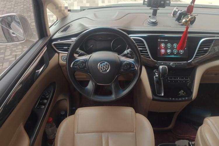 Used Buick GL8 2017 ES 28T Luxury Model China V Standard Steering Wheel
