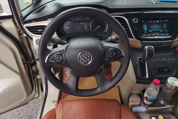 Used Buick GL8 2017 ES 28T Comfort Model China V Standard Steering Wheel