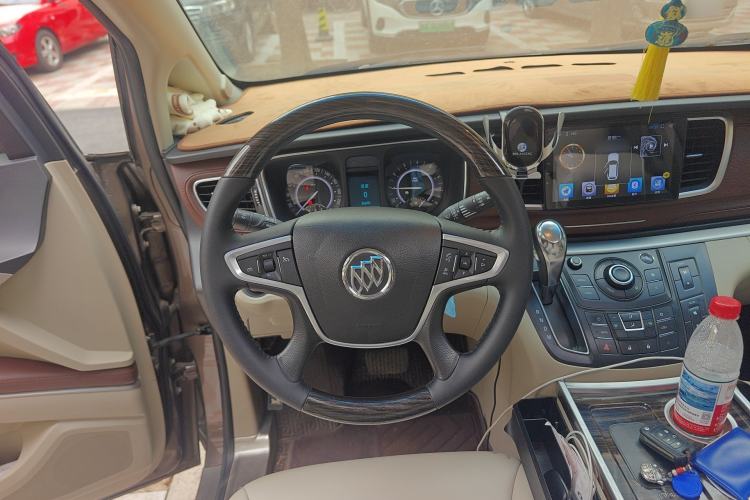 Used Buick GL8 2017 25S Luxury Version China V Standard Steering Wheel