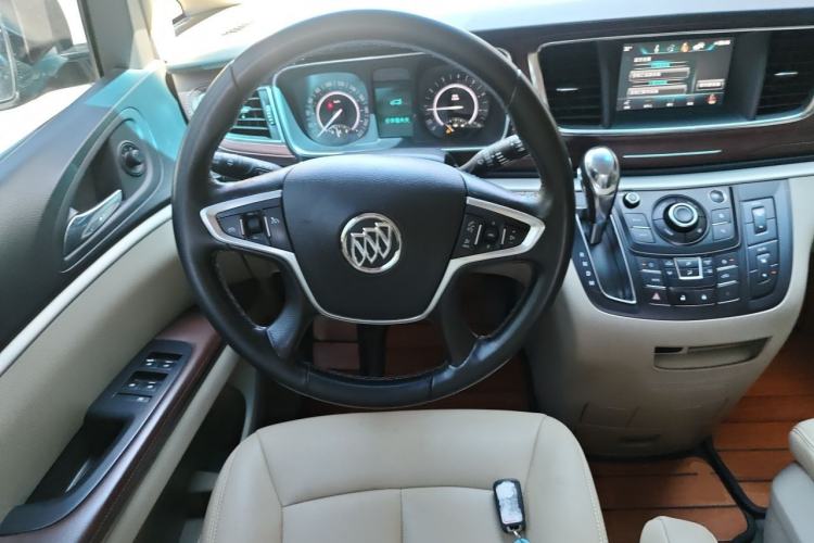 Used Buick GL8 2017 25S Comfort Version China V Standard Steering Wheel