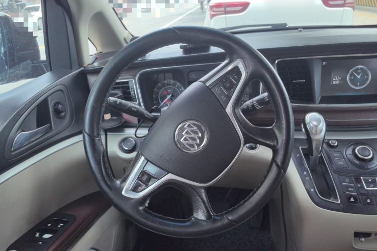 Used Buick GL8 2017 25S Luxury Version China V Standard Steering Wheel