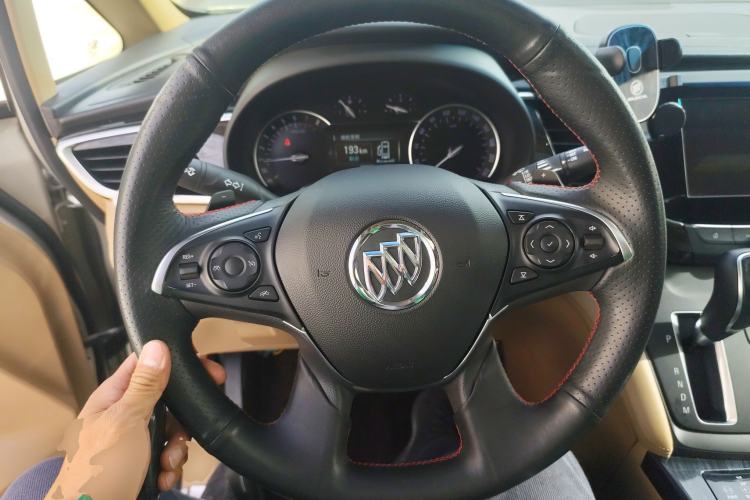 Used Buick GL8 2017 ES 28T Premium Version China V Standard Steering Wheel