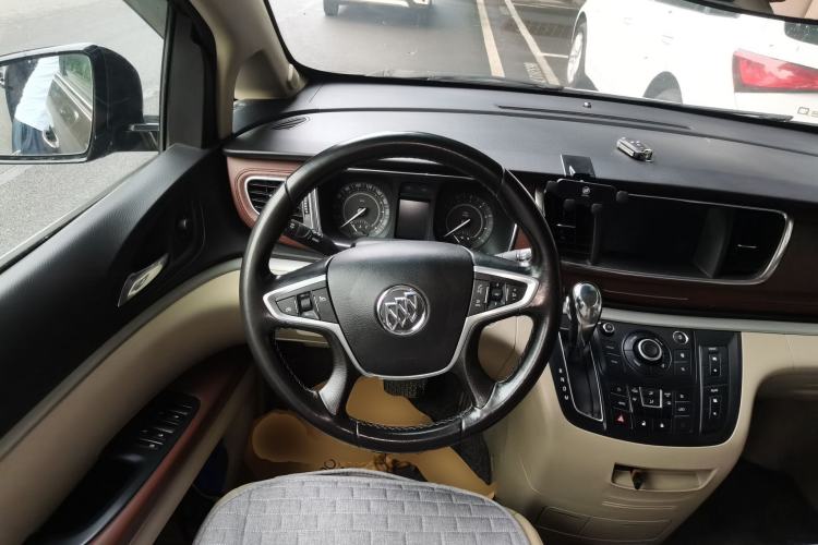 Used Buick GL8 2017 25S Comfort Version China V Standard Steering Wheel