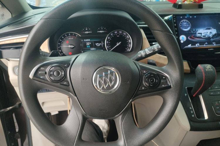 Used Buick GL8 2017 ES 28T Comfort Model China V Standard Steering Wheel