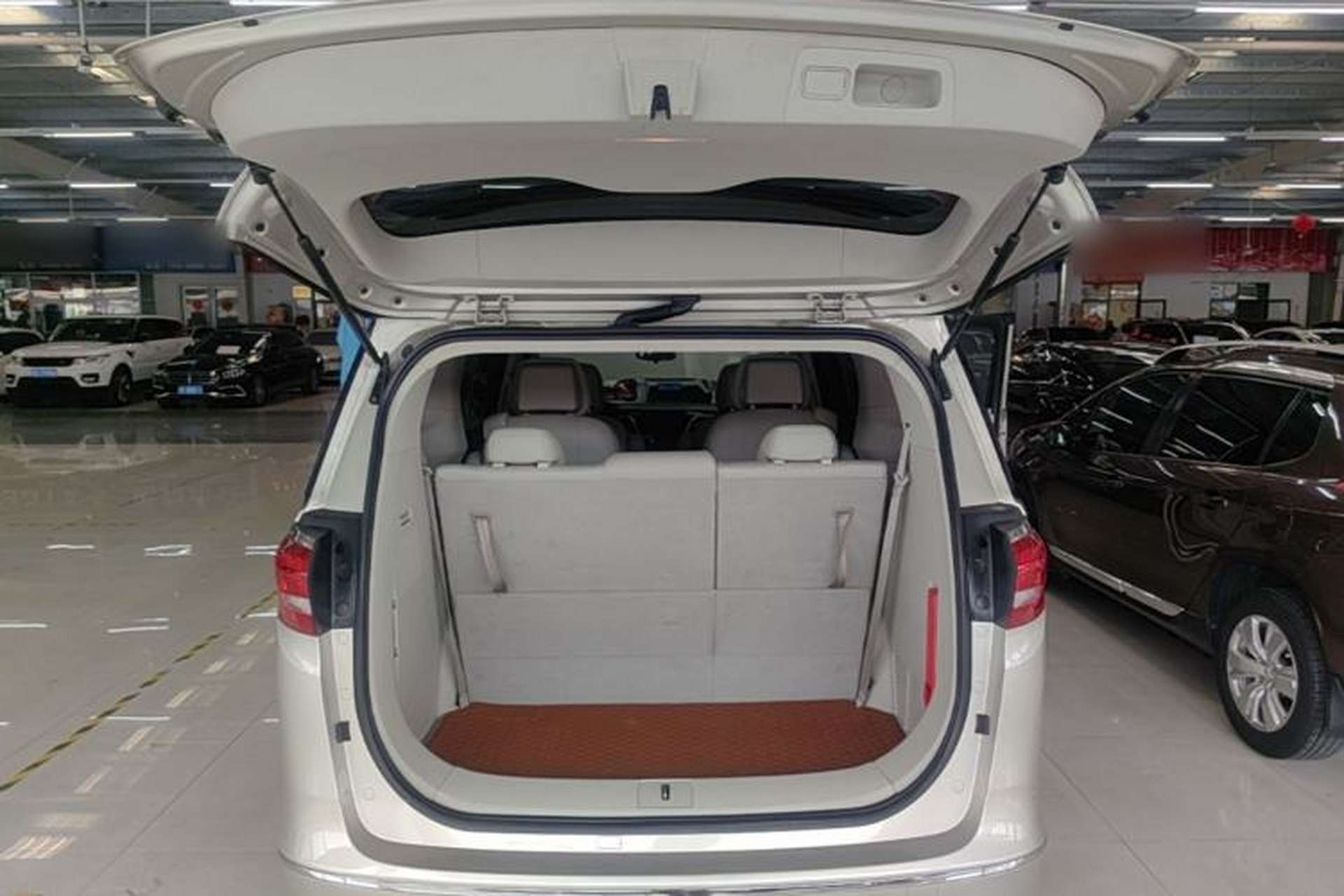 Used Buick GL8 2017 ES 28T Comfort Model China V Standard Trunk