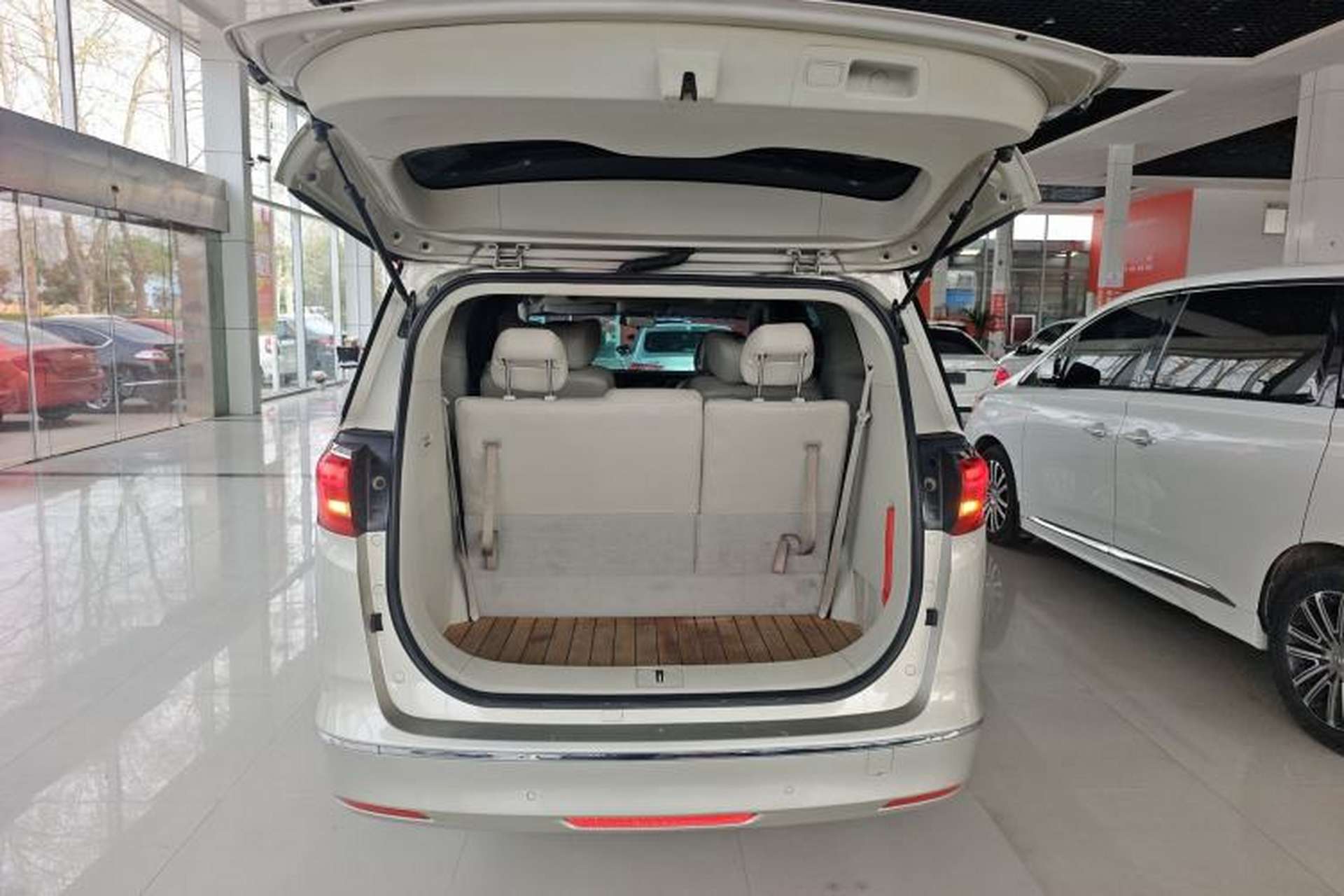 Used Buick GL8 2017 ES 28T Comfort Model China V Standard Trunk