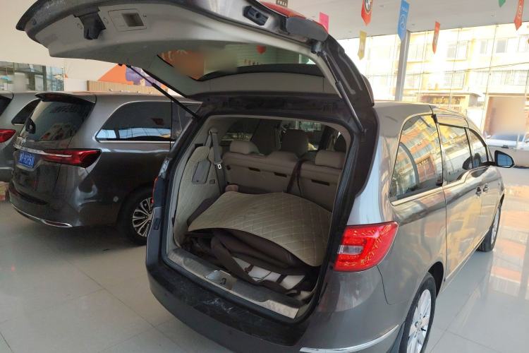 Used Buick GL8 2017 25S Luxury Version China V Standard Trunk