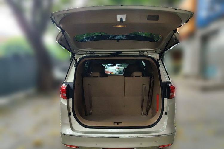 Used Buick GL8 2017 ES 28T Premium Version China V Standard Trunk