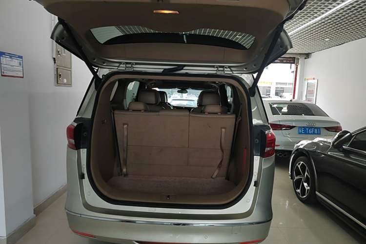 Used Buick GL8 2017 ES 28T Luxury Model China V Standard Trunk