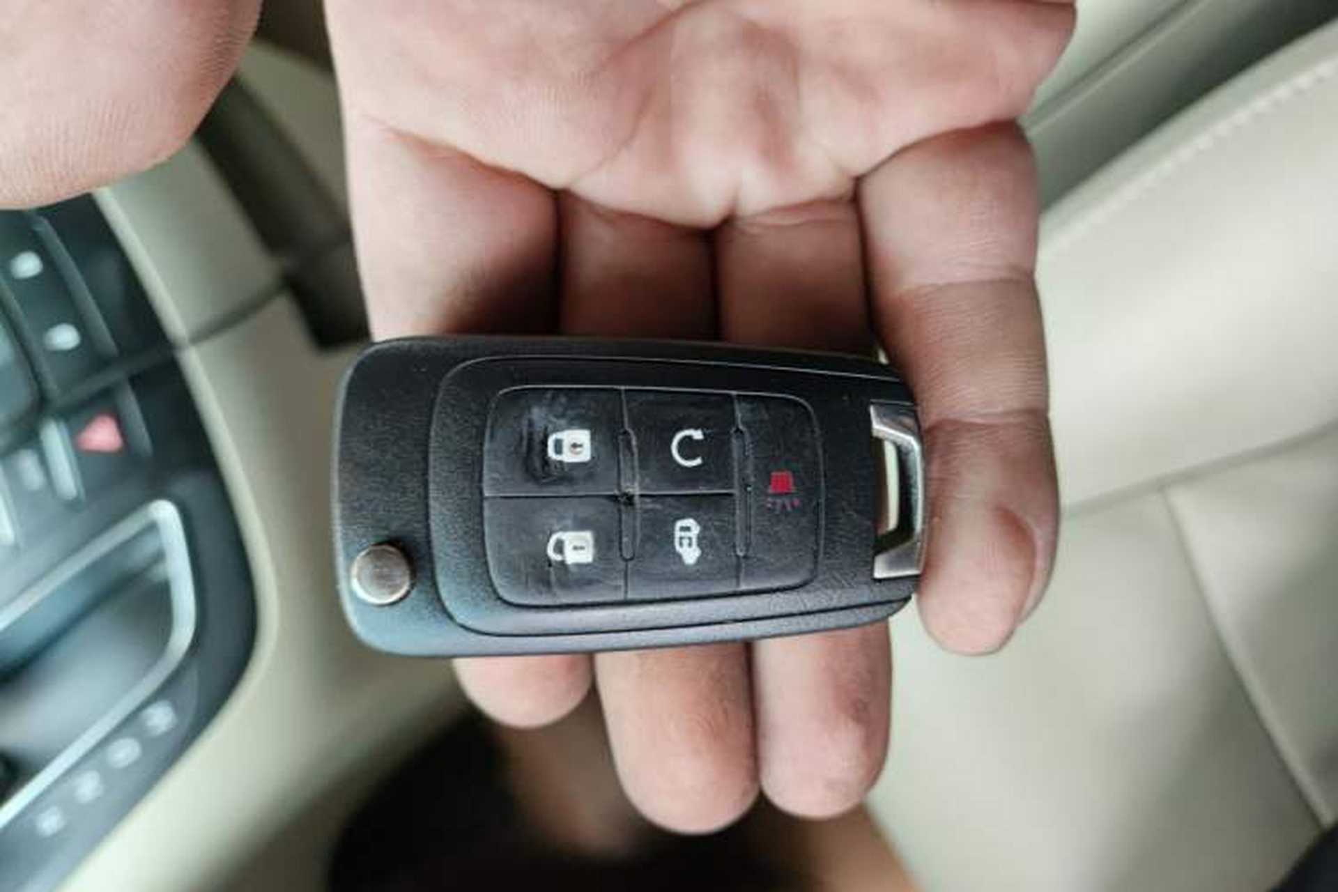 Used Buick GL8 2017 25S Luxury Version China V Standard Vehicle Key