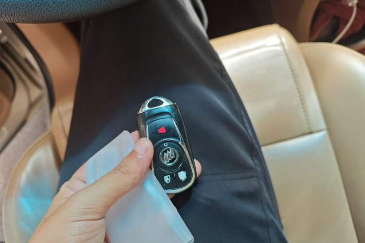 Used Buick GL8 2017 ES 28T Premium Version China V Standard Vehicle Key