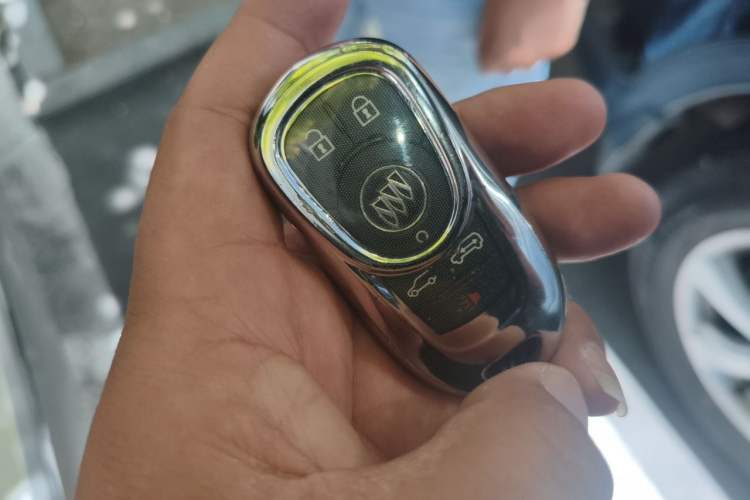 Used Buick GL8 2017 ES 28T Luxury Model China V Standard Vehicle Key