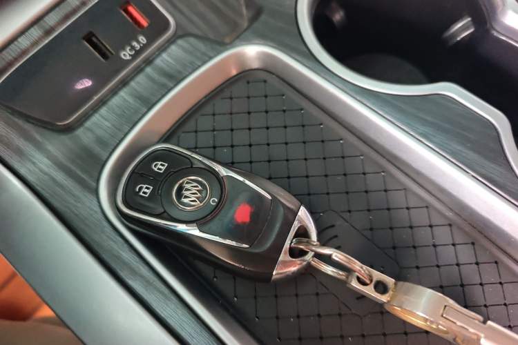 Used Buick GL8 2017 ES 28T Comfort Model China V Standard Vehicle Key