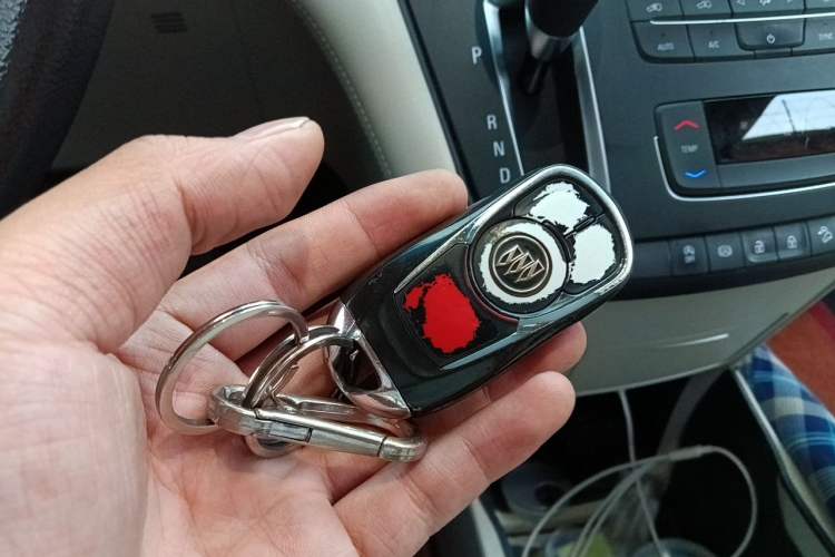 Used Buick GL8 2017 ES 28T Comfort Model China V Standard Vehicle Key