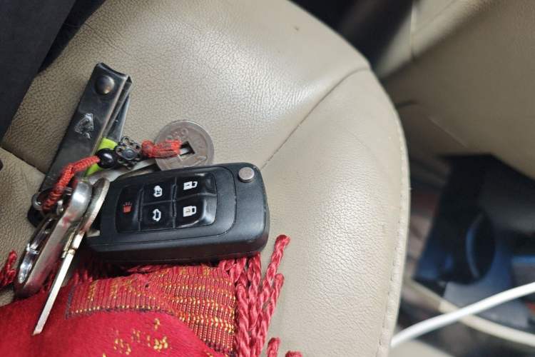 Used Buick GL8 2017 25S Luxury Version China V Standard Vehicle Key