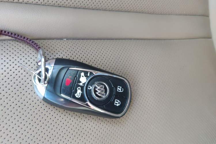 Used Buick GL8 2017 ES 28T Luxury Model China V Standard Vehicle Key