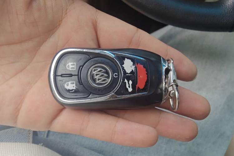 Used Buick GL8 2017 ES 28T Luxury Model China V Standard Vehicle Key