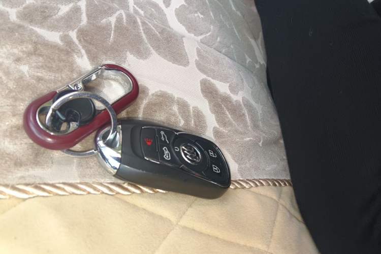 Used Buick GL8 2017 ES 28T Luxury Model China V Standard Vehicle Key