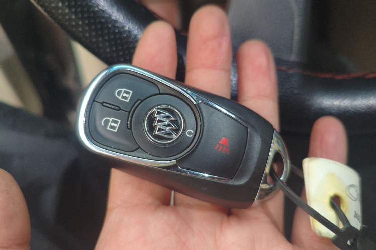 Used Buick GL8 2017 ES 28T Comfort Model China V Standard Vehicle Key