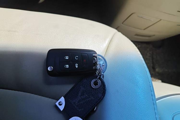 Used Buick GL8 2017 25S Prestige Version China V Standard Vehicle Key