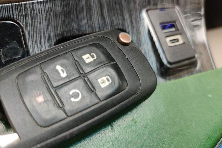Used Buick GL8 2017 25S Luxury Version China V Standard Vehicle Key