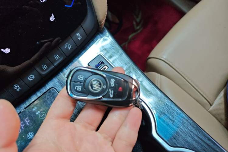 Used Buick GL8 2017 ES 28T Luxury Model China V Standard Vehicle Key