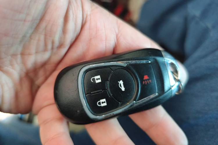 Used Buick GL8 2017 25S Luxury Version China V Standard Vehicle Key
