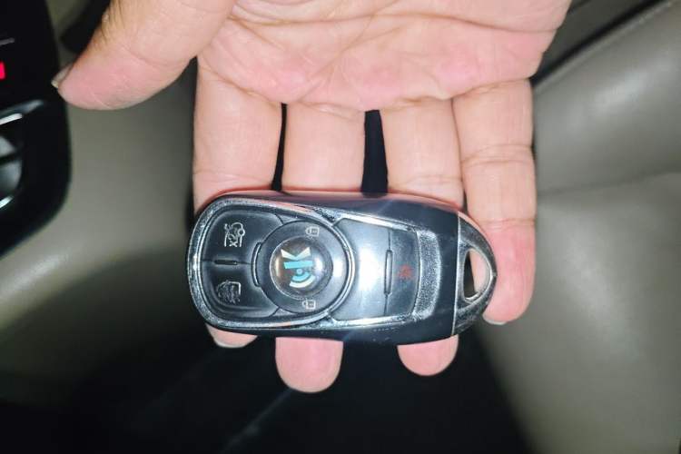 Used Buick GL8 2017 25S Prestige Version China V Standard Vehicle Key